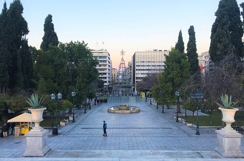 ギリシャ「アテネ」の中心地「シンタグマ広場」の風景