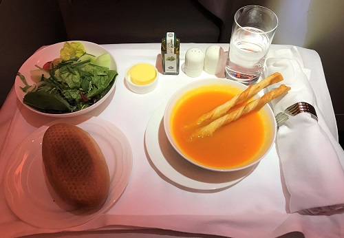 「エミレーツ航空」ビジネスクラスの機内食