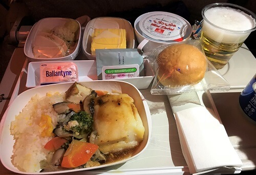「エミレーツ航空」エコノミークラスの機内食(夕食)