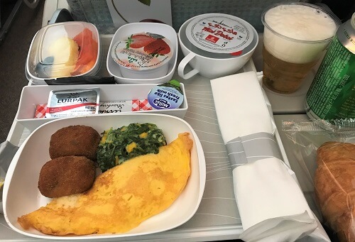 「エミレーツ航空」エコノミークラスの機内食(朝食)