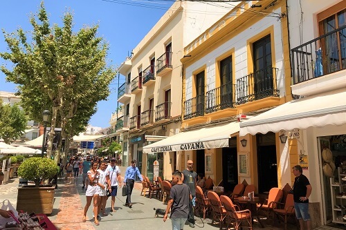 南スペインにある「ネルハ」の街並み風景