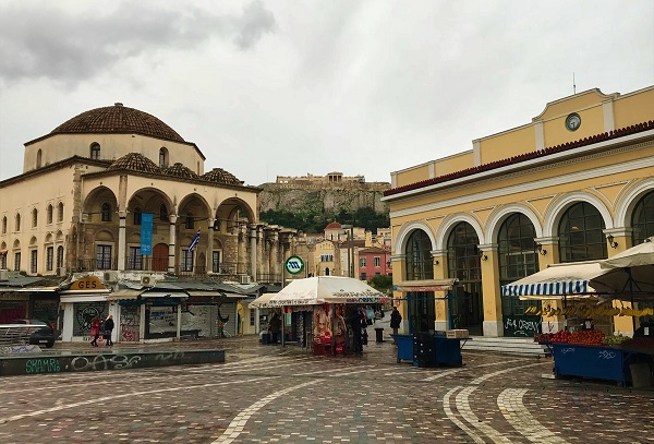 ギリシャの「アテネ」にある、「モナスティラキ広場」の風景