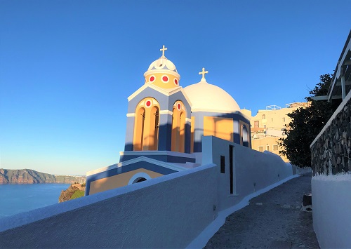 サントリーニ島にある「フィロステファニ」の教会