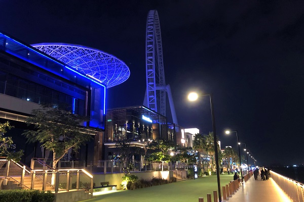 ドバイの新名所「ブルーウォーターアイランド」の夜景