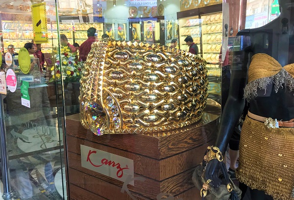 ドバイの「ゴールドスーク」にある世界一大きな指輪
