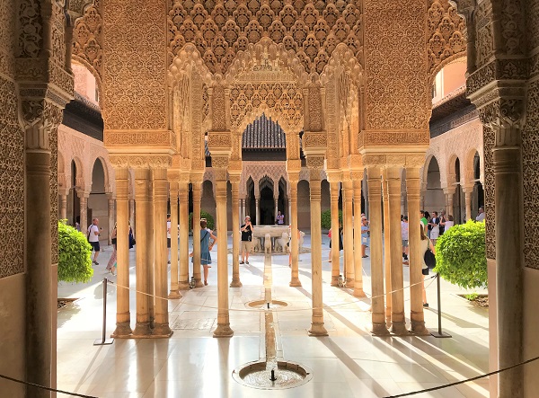 スペイン南部「アンダルシア地方」にある世界遺産、「アルハンブラ宮殿」の風景