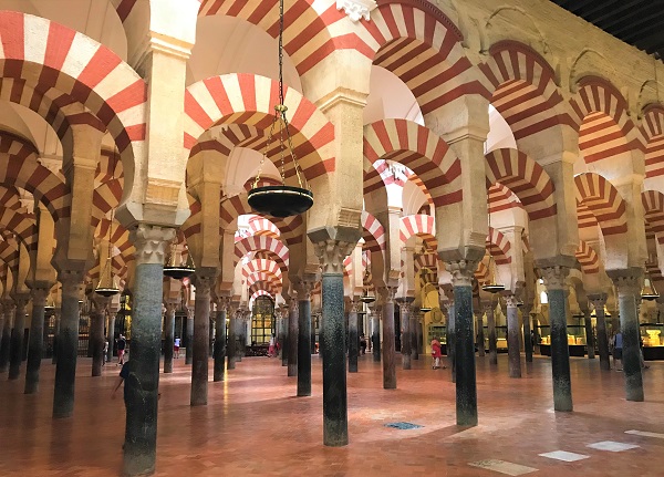 スペイン「アンダルシア地方」にある世界遺産、「メスキータ」の円柱
