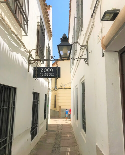 スペイン「コルドバ」にある「ユダヤ人街」の路地風景
