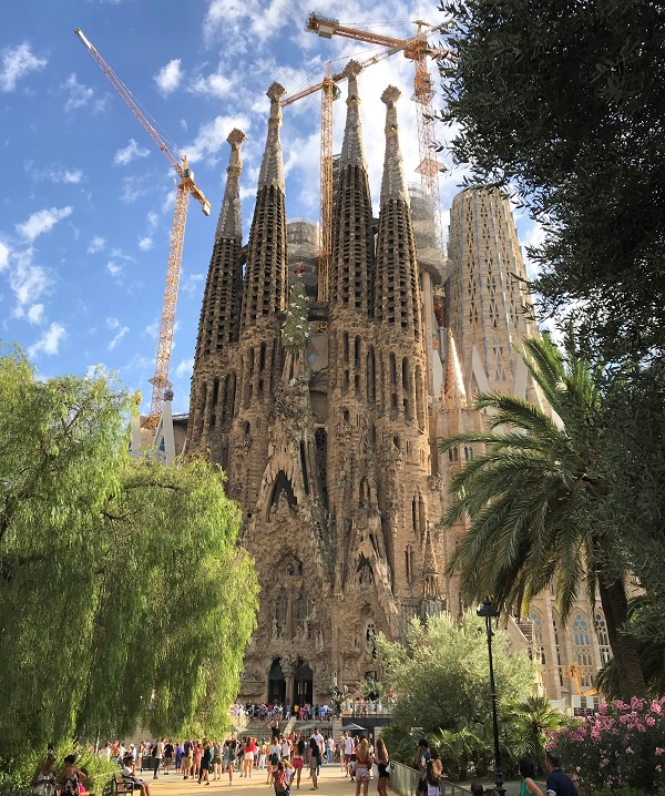 スペイン「バルセロナ」の世界遺産「サグラダファミリア大聖堂」