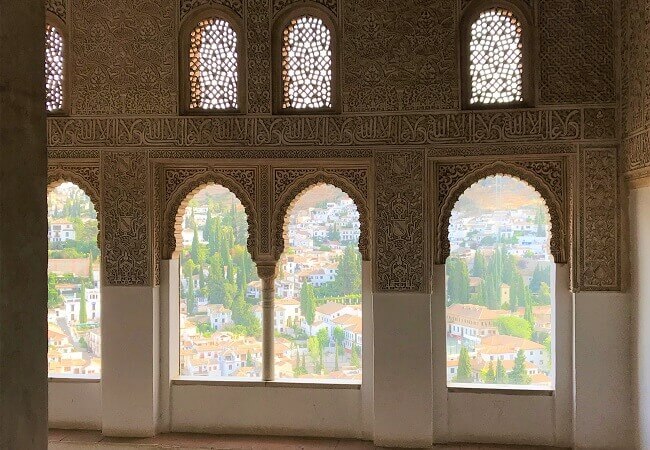 「アルハンブラ宮殿」宮殿への入り口「メスアール宮」