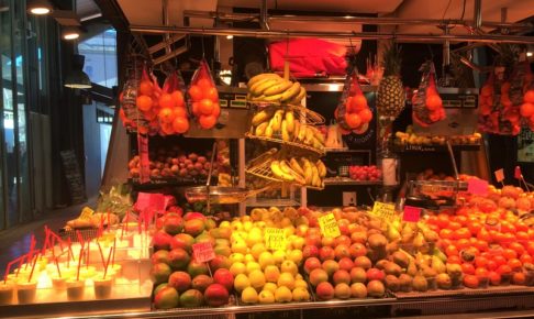 バルセロナ「ボケリア市場」のフルーツショップ