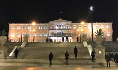 アテネの「シンタグマ広場」にある「ギリシャ国会議事堂」