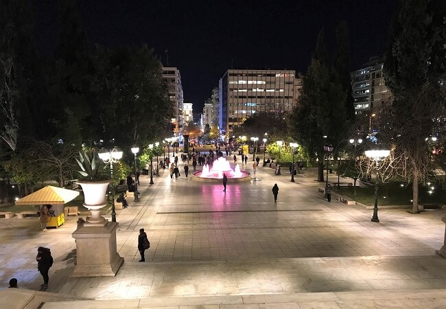 夜の「シンタグマ広場」