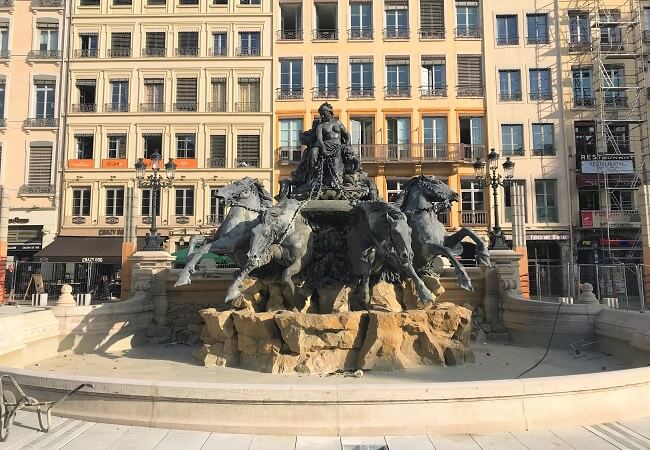 フランス「リヨン」テロー広場にある「4頭の馬の噴水」