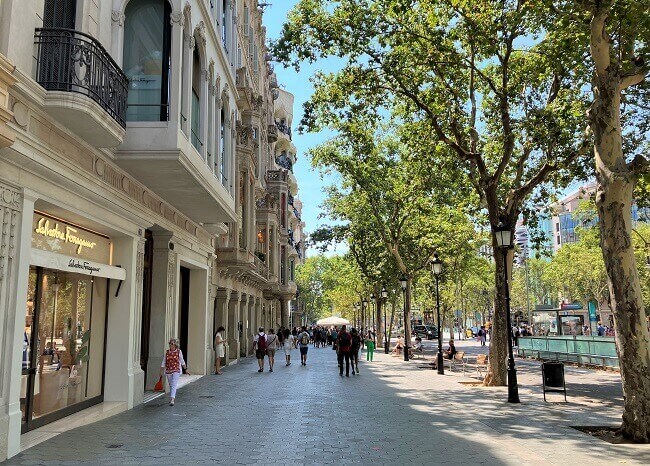 バルセロナ「グラシア通り」のブランドショップ